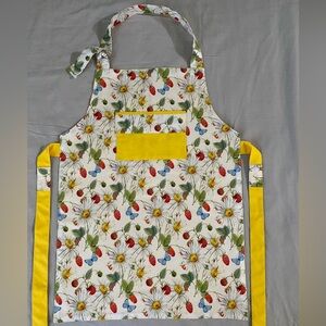 New Child Apron with Pocket - Reversible 2-Sided Custom Made Daisies/But…